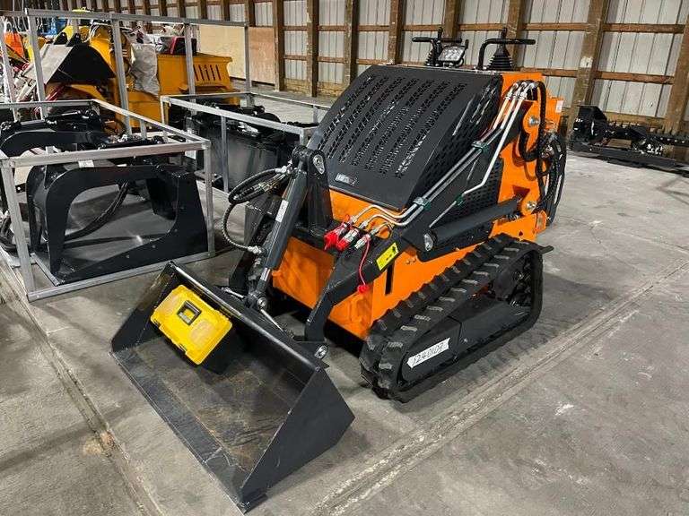 2024 Land Hero LDHT460 Mini Skid Steer Loader Crowe Real Estate