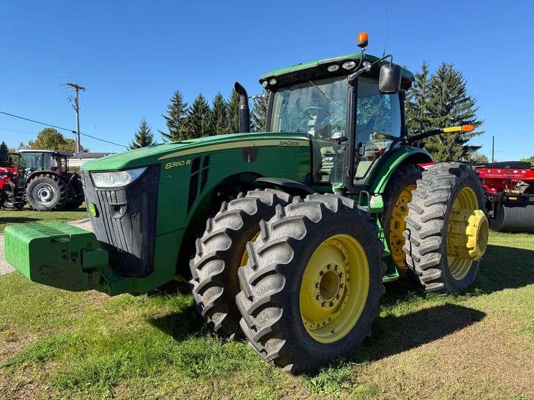 2011 John Deere 8360R Tractor