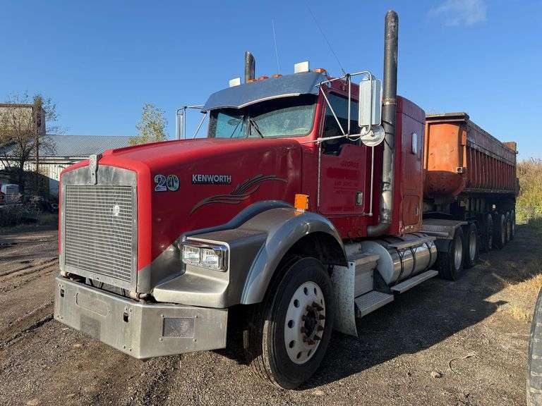 2001 Kenworth T800 Semi Truck