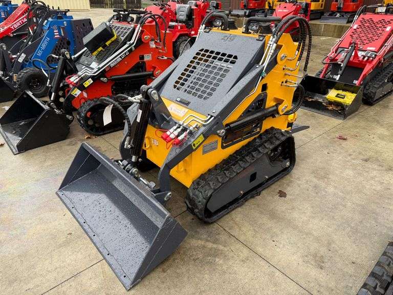 2025 ZJG ZJ380 Mini Skid Steer image