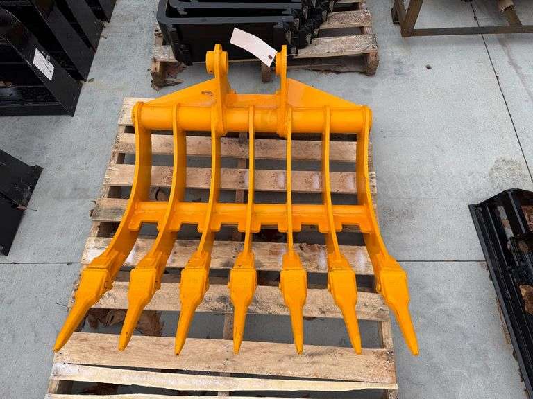 2025 Future CAT305 32" Excavator Rake image