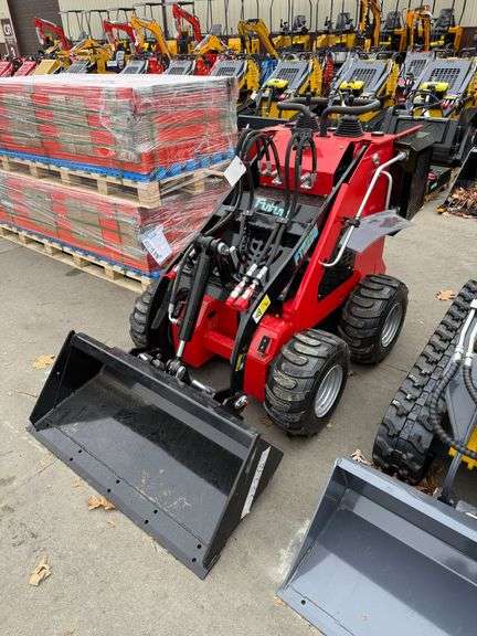 2025 Future 323W Mini Skid Steer image