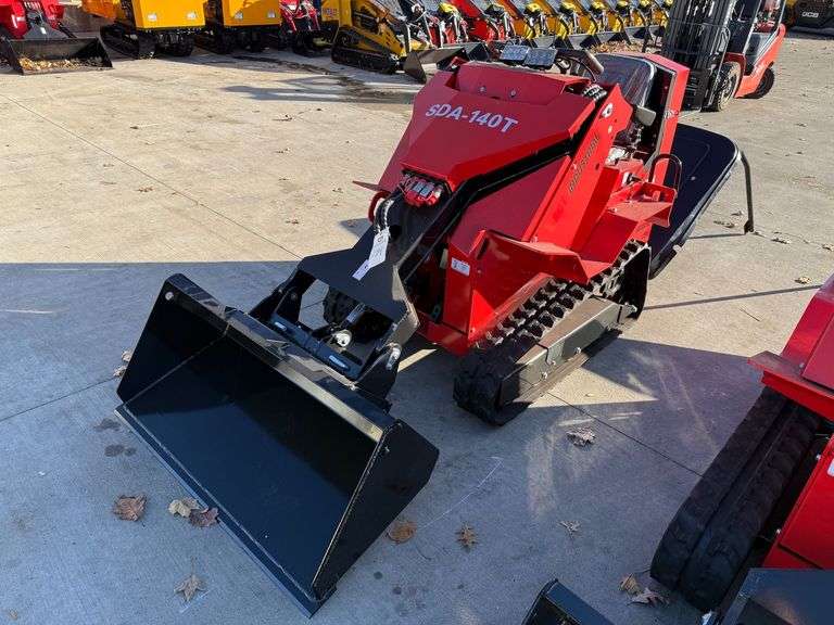 2025 AGT SDA-140T Mini Skid Steer with Canopy image