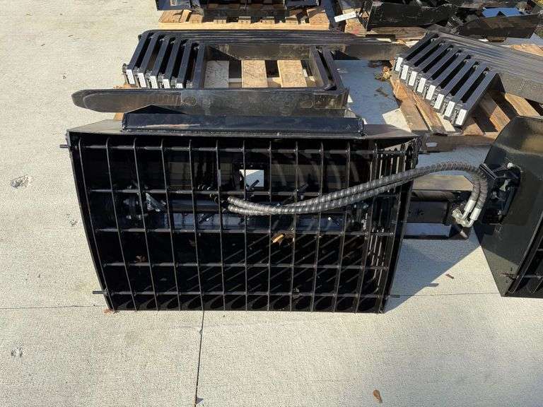 2025 IRanch IRLMB Mini Skid Steer Mixing Bucket image