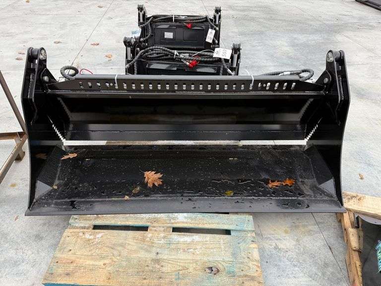 2025 Future KH72 Skid Steer 4in1 Bucket 72" image