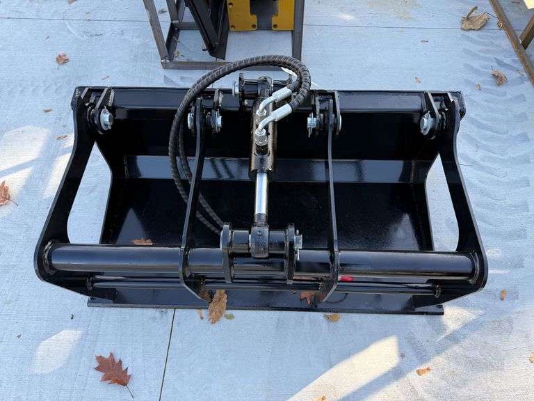 2025 IRanch Mini Skid Steer Grapple Bucket image