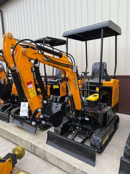 2025 Future 15 Mini Excavator image