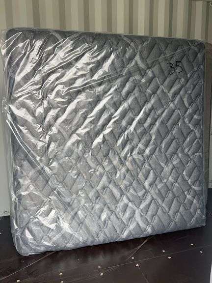 Corsicana Richmond Firm Flippable King Mattress image