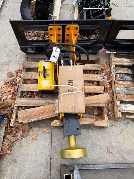 2025 Future D680 Skid Steer Pile Hammer image