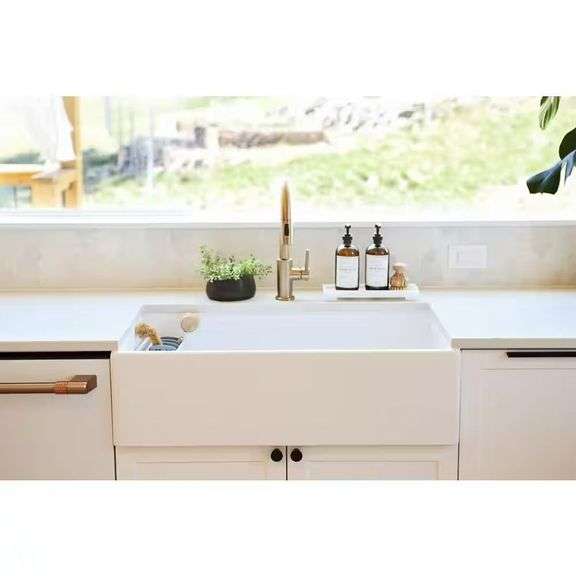 Bradstreet II Fireclay Apron Sink, 33 in. White image