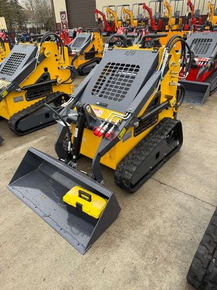 2025 ZJG ZJ380 Mini Skid Steer image