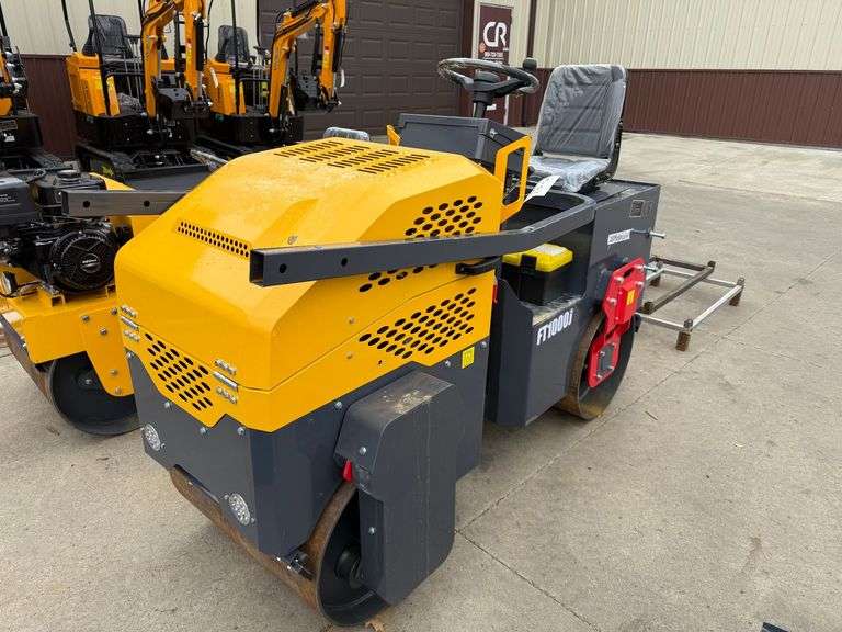 2025 Future 1000 Vibratory Road Roller image