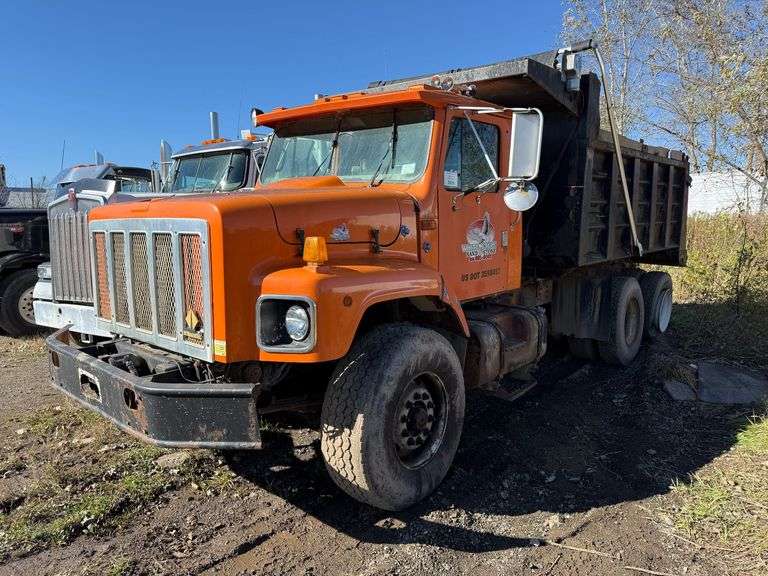 1999 International F-2674 Dump Truck
