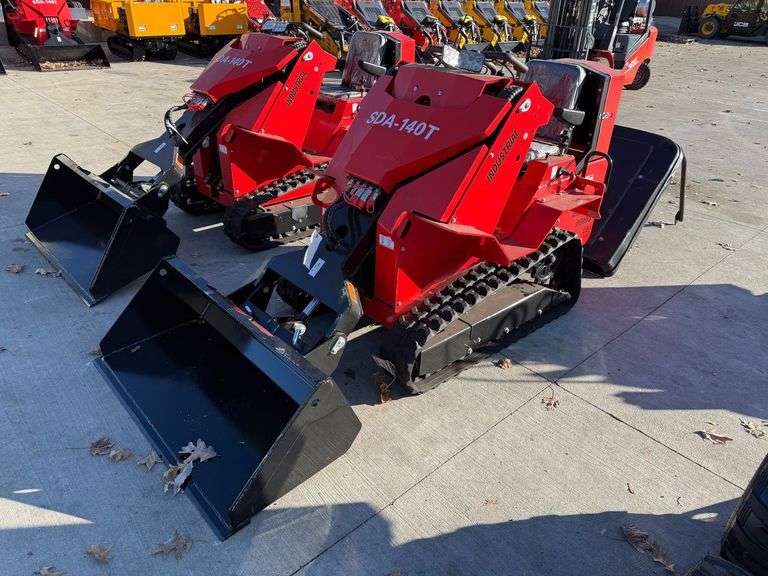 2025 AGT SDA-140T Mini Skid Steer with Canopy image