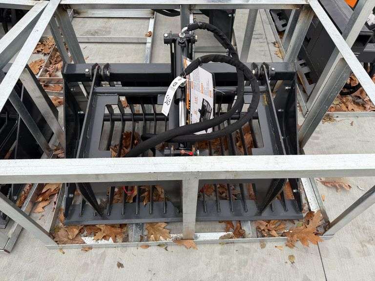 2025 Land Honor MRB-72-44W Mini Skid Steer Rock Grapple 44" image