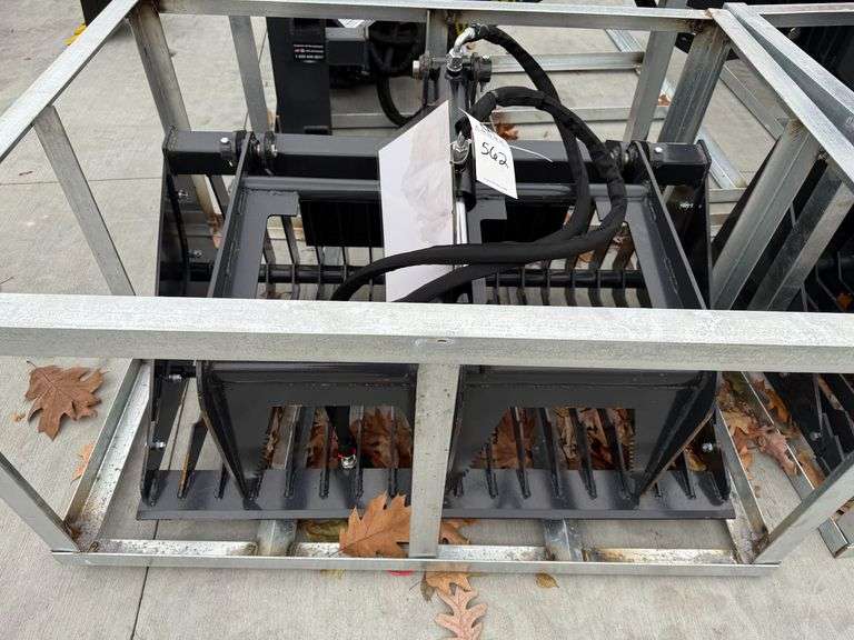 2025 Land Honor MRB-72-44W Mini Skid Steer Rock Grapple 44" image