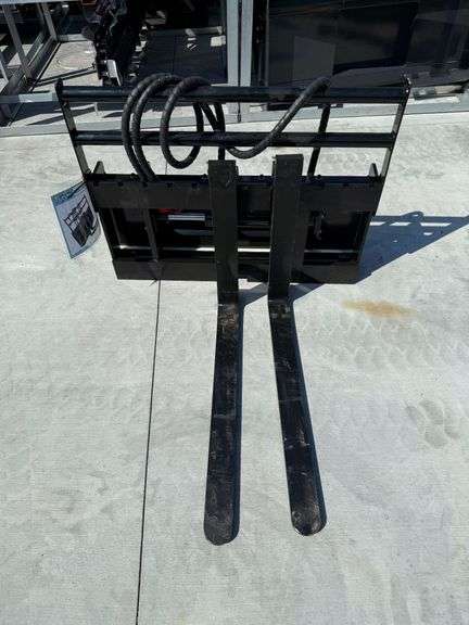 2025 Future CYHC Mini Skid Steer Hydraulic Forks image