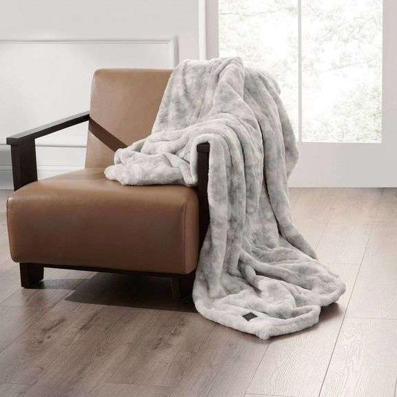 Brookstone 50"x60" Electric Throw Grey Marble image