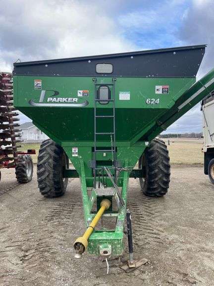Parker 624 Grain Cart