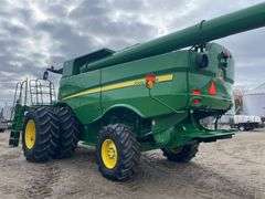 2014 John Deere S670 STS Combine