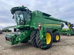 2014 John Deere S670 STS Combine