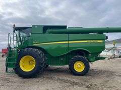 2014 John Deere S670 STS Combine