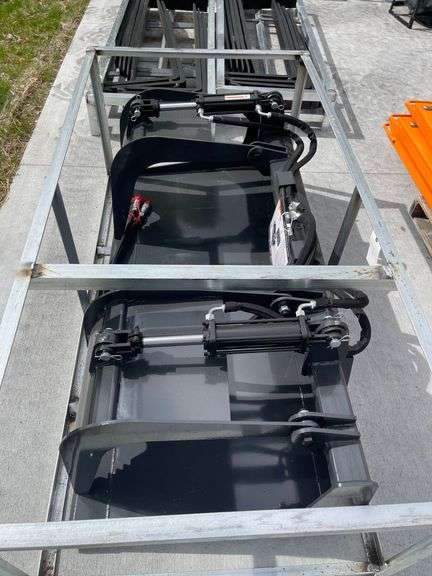 2025 Wolverine GB-11-72W Skid Steer Grapple Bucket