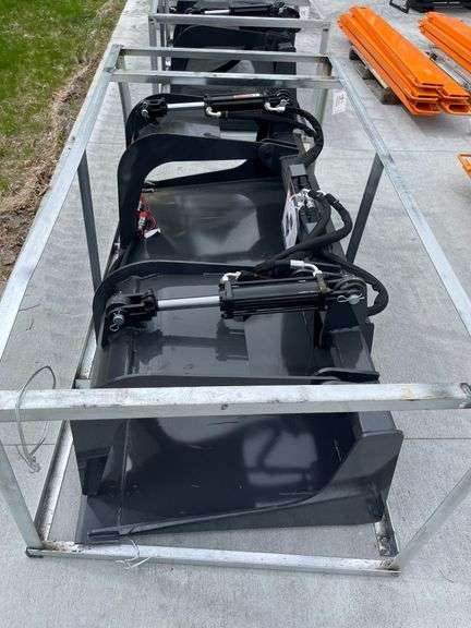 2025 Wolverine GB-11-72W Skid Steer Grapple Bucket