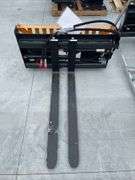 2025 Wolverine PFA-11-3300G Hydraulic Adjustable Skid Steer Pallet Fork
