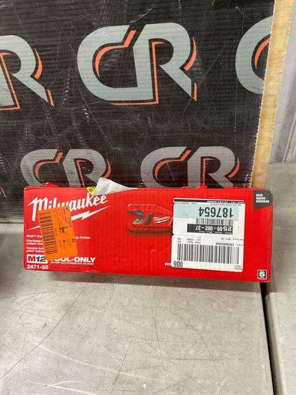 Milwaukee M12 Tubing Cutter 14 in. L Black/Red