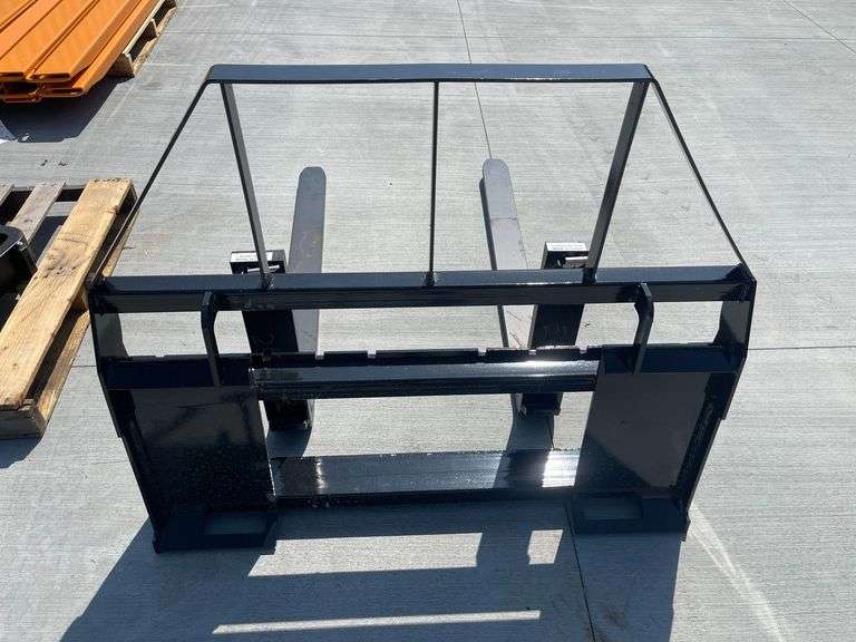 2025 AGT SAII100 Skid Steer Pallet Forks 4'