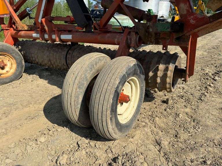 Brillion Upright Cultipacker
