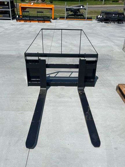 2025 AGT SAII100 Skid Steer Pallet Forks 4'