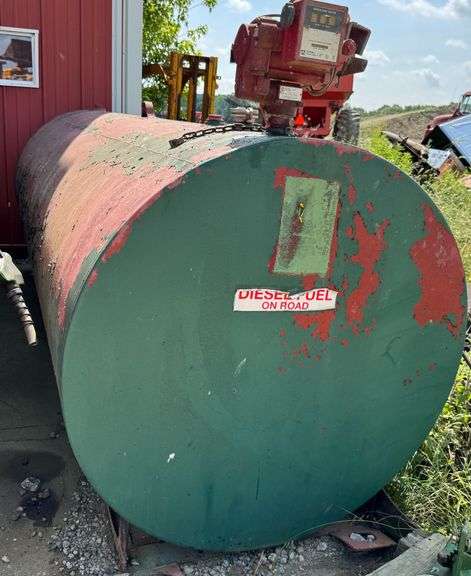 1100 Gallon Diesel Tank w/ Pump