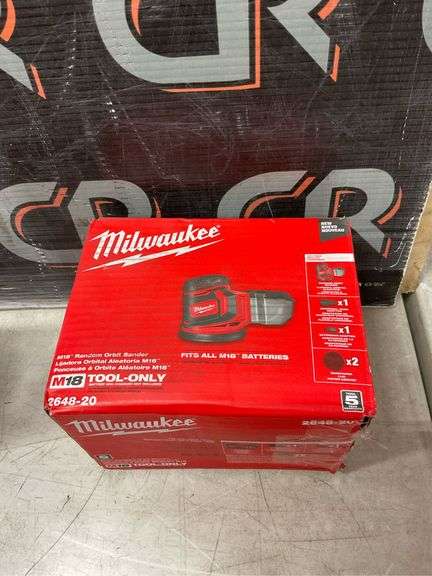Milwaukee M18 18V 5 in. Random Orbit Sander