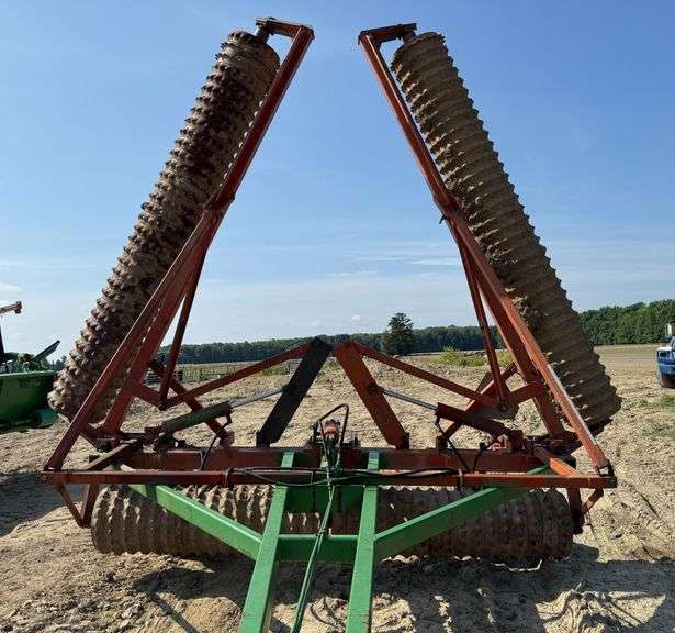 Brillion Upright Cultipacker