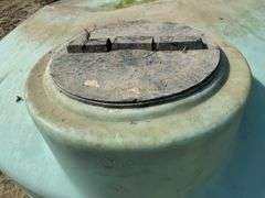 1000 Gallon Tank