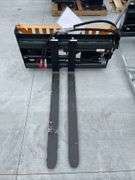 2025 Wolverine PFA-11-3300G Hydraulic Adjustable Skid Steer Pallet Fork