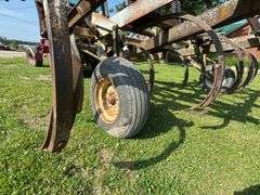 DMI Chisel Plow