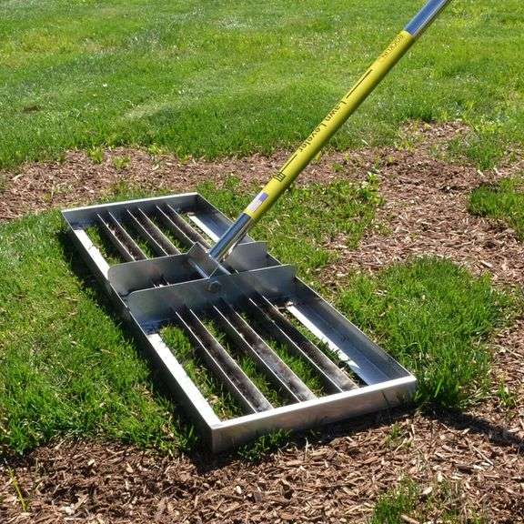 Rocklin  Lawn Leveling Rake | 30  x 10  Plate image
