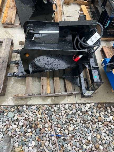 2025 Future SGB20 Skid Steer Stump Grab Bucket image