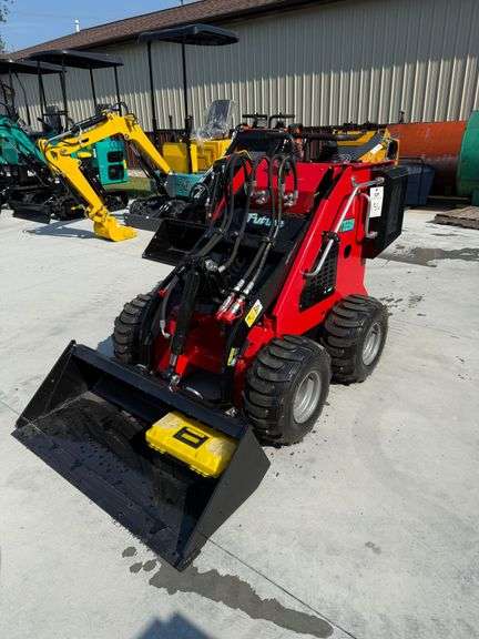 2025 Future FT323W Mini Skid Steer image