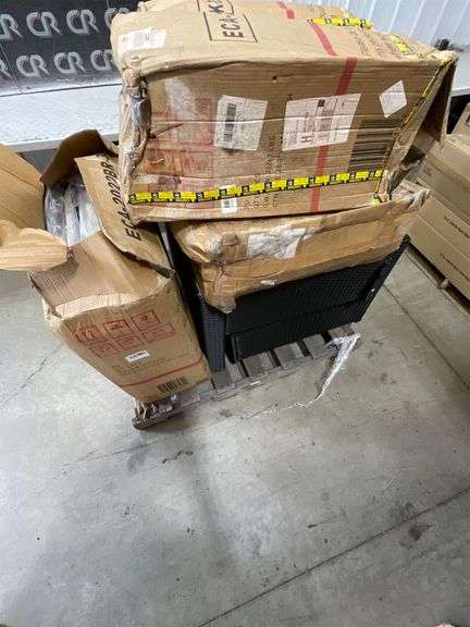 Pallet of Miscellaneous Patio Furniture image