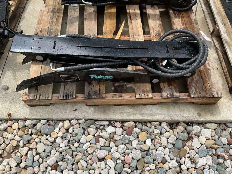 2025 Future FT-J7T Excavator 7T Hydraulic Thumb Clamp image