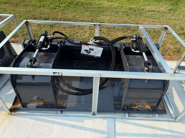 2025 Wolverine GB-11-72W Skid Steer Grapple Bucket image