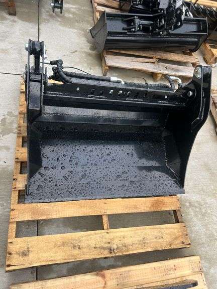 2025 Future XKH39 Mini Skid Steer 4 in 1 Bucket 39" image