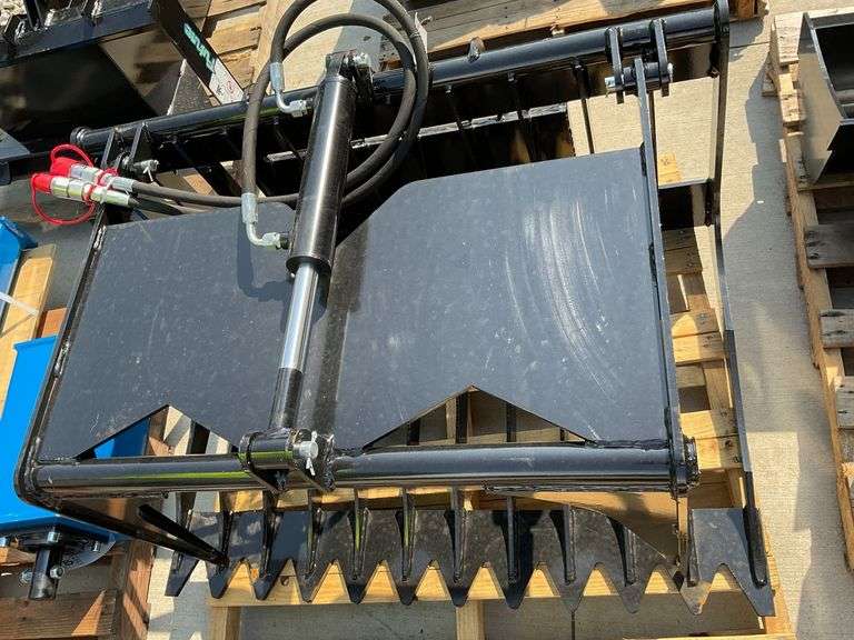 2025 Future HWG44 Mini Skid Steer Hollow Wood Grabber 44" image