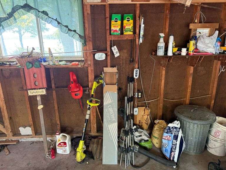 Contents along Wall image