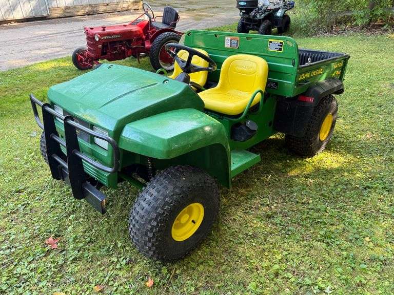 John Deere Gator 4x2 UTV image