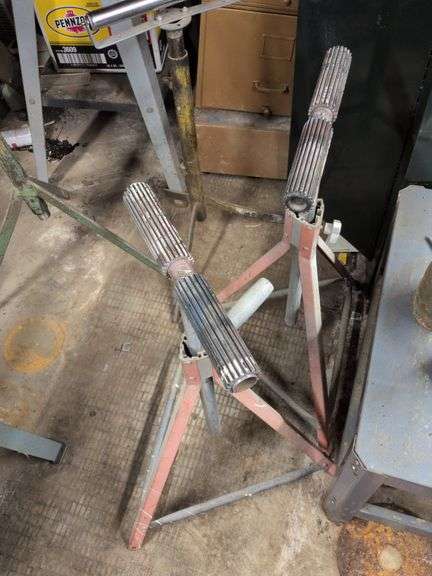 2 Pipe stands image